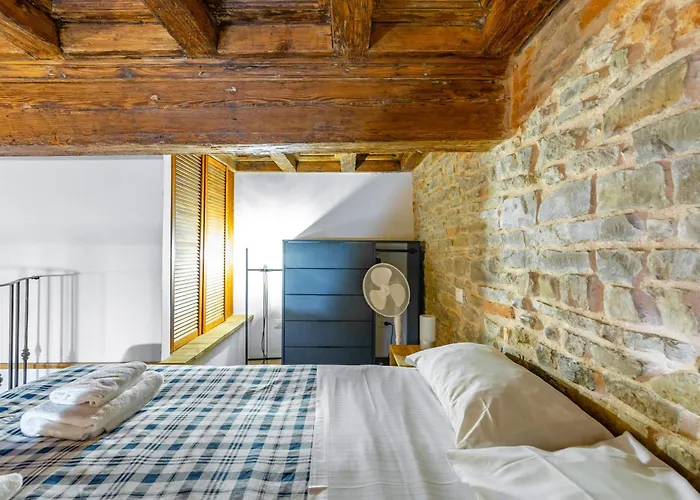 Apartment Guesthost - Oltrarno Duplex Florence
