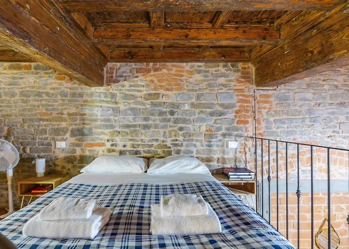 Guesthost - Oltrarno Duplex Apartment Florence